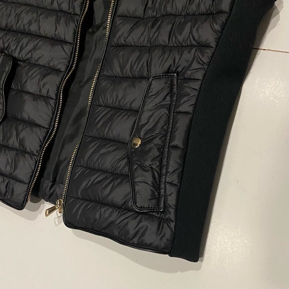 LOVE TREE Black Quilted Vest With Gold Zipper - Picture 5 of 12